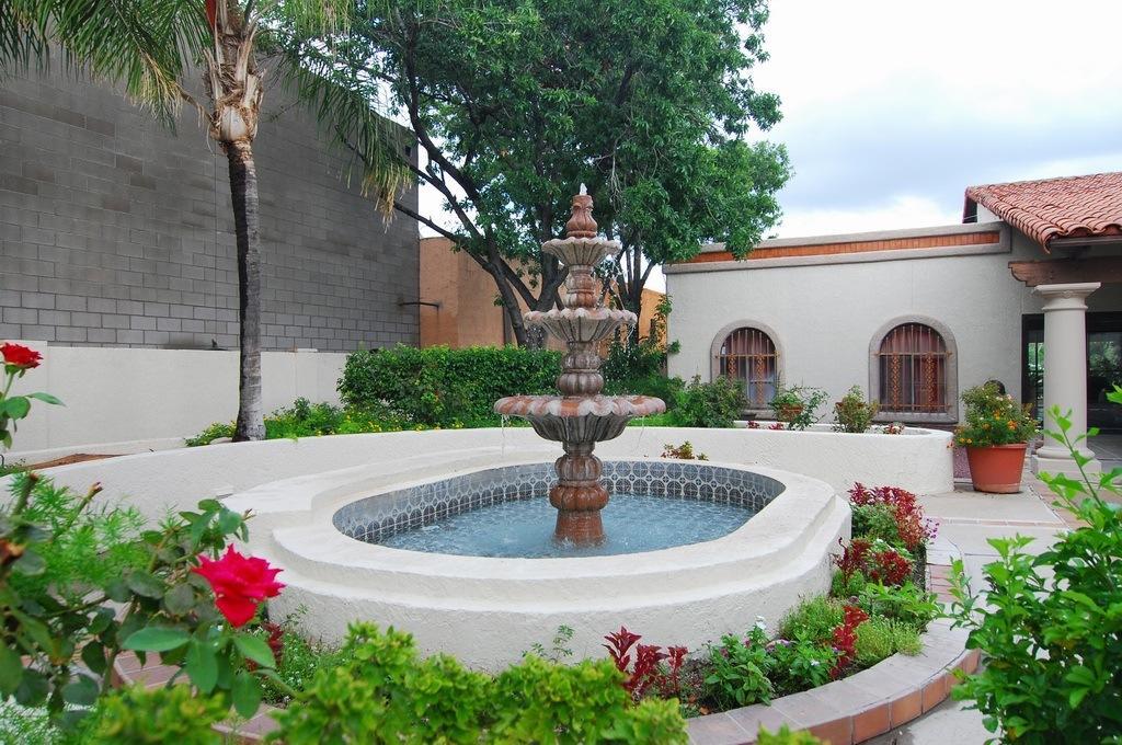 Ramada Tucson East Hotel Buitenkant foto